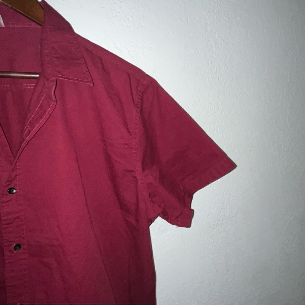 Manwan Men's Walk Burgundy Short Sleeve Button Down Shirt - Picture 7 of 9